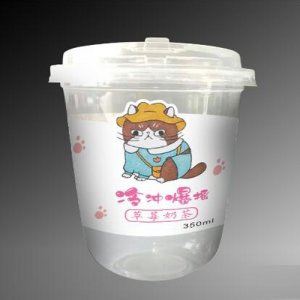 咔喏咔冷冲草莓奶茶