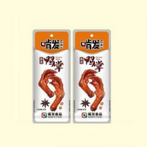 啃发酱香鸭掌