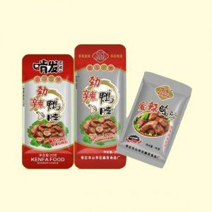 啃发劲辣鸭脖