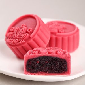 瑞华红酒酒渍桑葚月饼