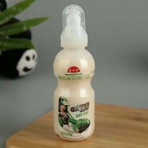 爱心牛飞车娃娃乳酸菌饮品