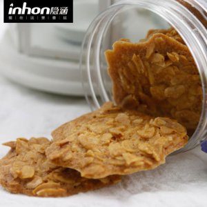 隐涵花生薄饼