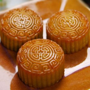 恬悦广式白莲蛋黄月饼