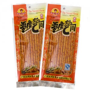 亲亲小靓仔零度空间辣条