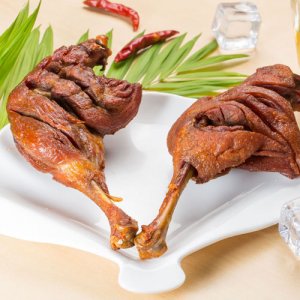 辣怪鸭风干鸭腿