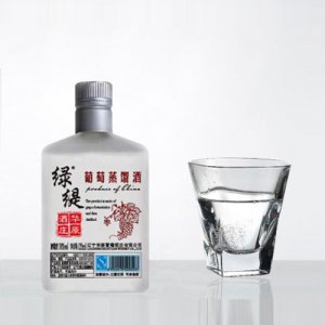 绿缇葡萄蒸馏酒