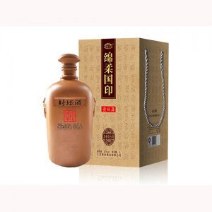 御珍十年窖藏封坛酒