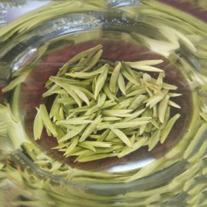 陆羽留香绿茶“雅”陶罐礼盒2