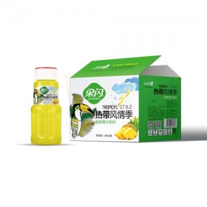 热带风情菠萝果汁