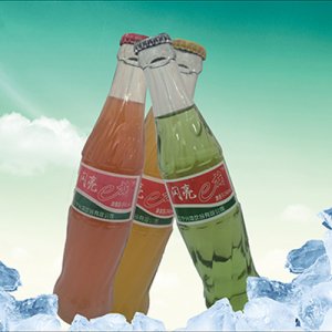 闪亮e族玻璃瓶碳酸饮料