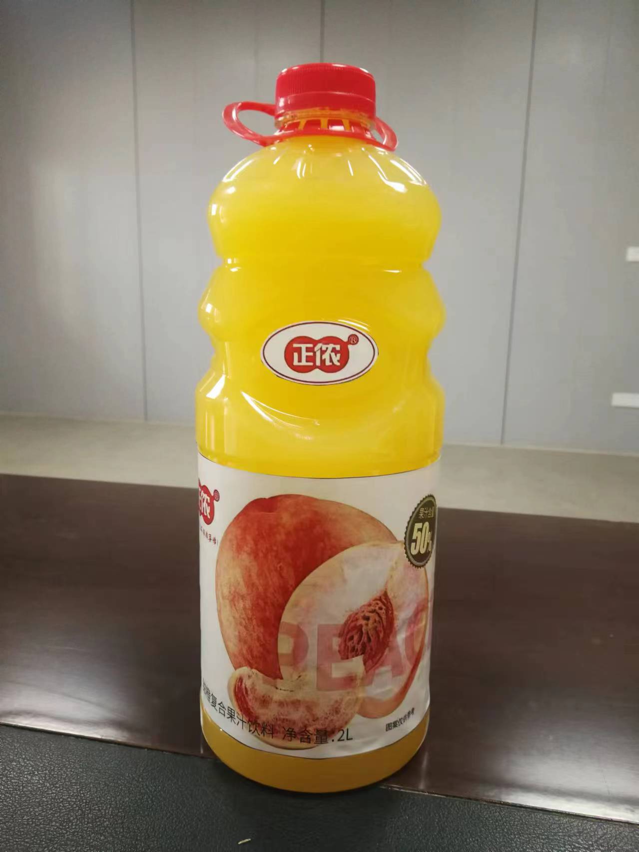 正侬蜜桃复合果汁饮料2L.jpg