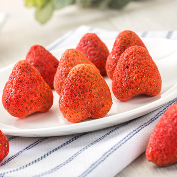 新美香食品1KG冻干草莓整粒草莓脆 代加工贴牌OEM/ODM