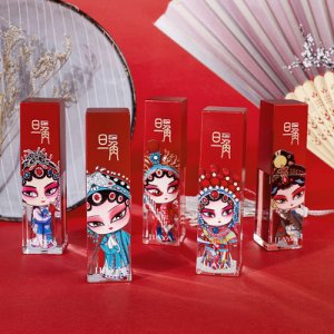 不掉色唇釉女贴牌定制代加工