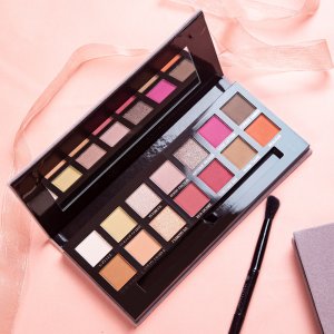 跨境彩妆绒布14色眼影盘代加工贴牌OEM/ODM
