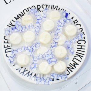 硬糖創意糖果喜糖袋裝休閑兒童零食小吃一站式貼牌代加工 干吃牛奶片糖80g生產基地